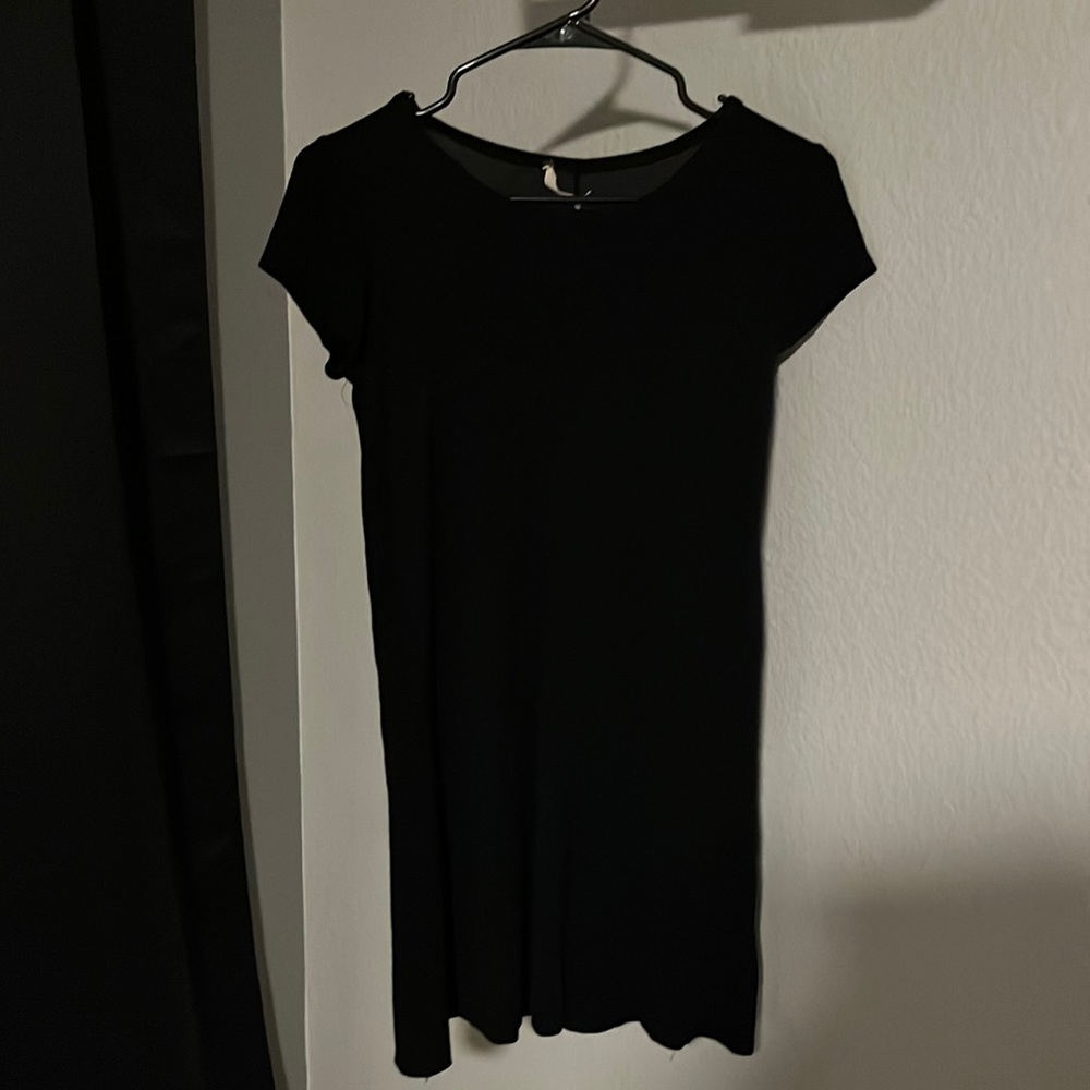 Black, casual t-shirt dress. Lightly worn. Small.